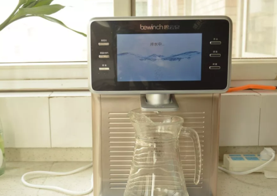 一體化凈水器加保溫壺(圖1) 一體化凈水器加保溫壺(圖1)